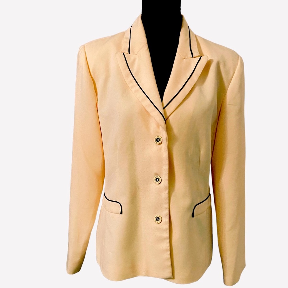 Studio I Cream Colored Blazer for women